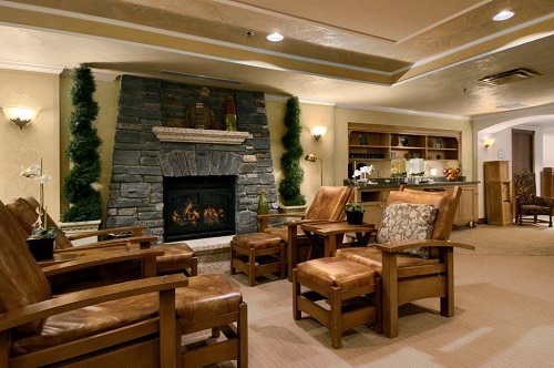 Fairmont Banff Springs Hotel spa lounge